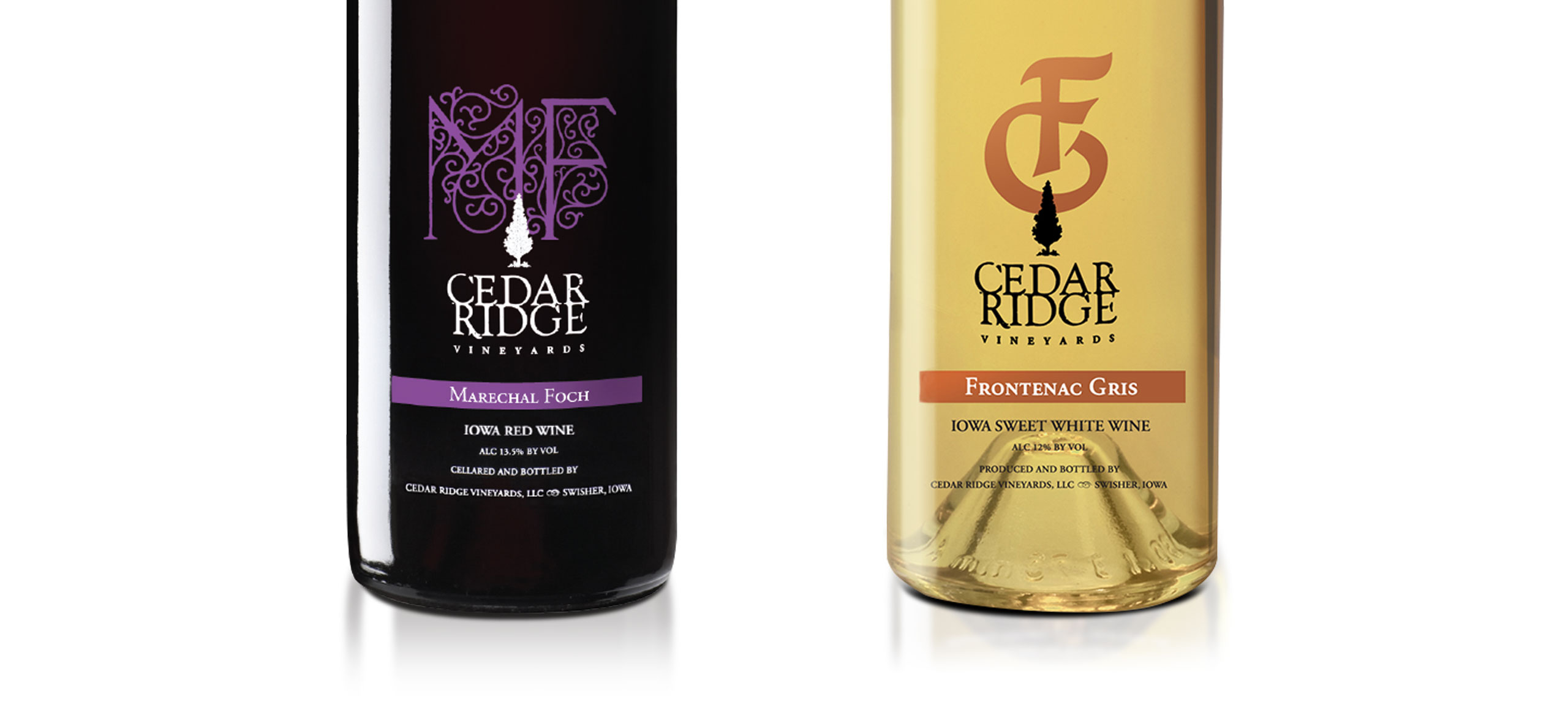 Cedar Ridge wine labels on bottles